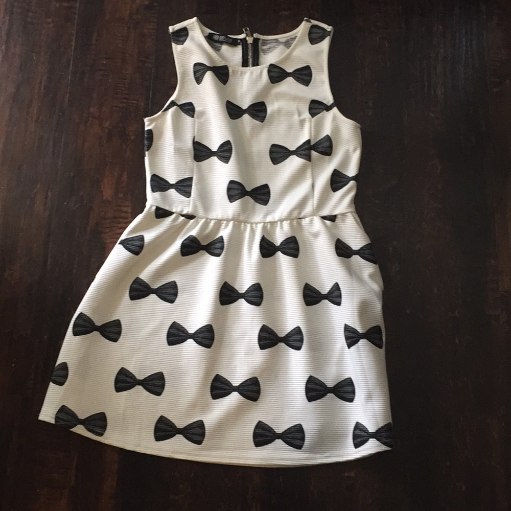 White and black bow dress